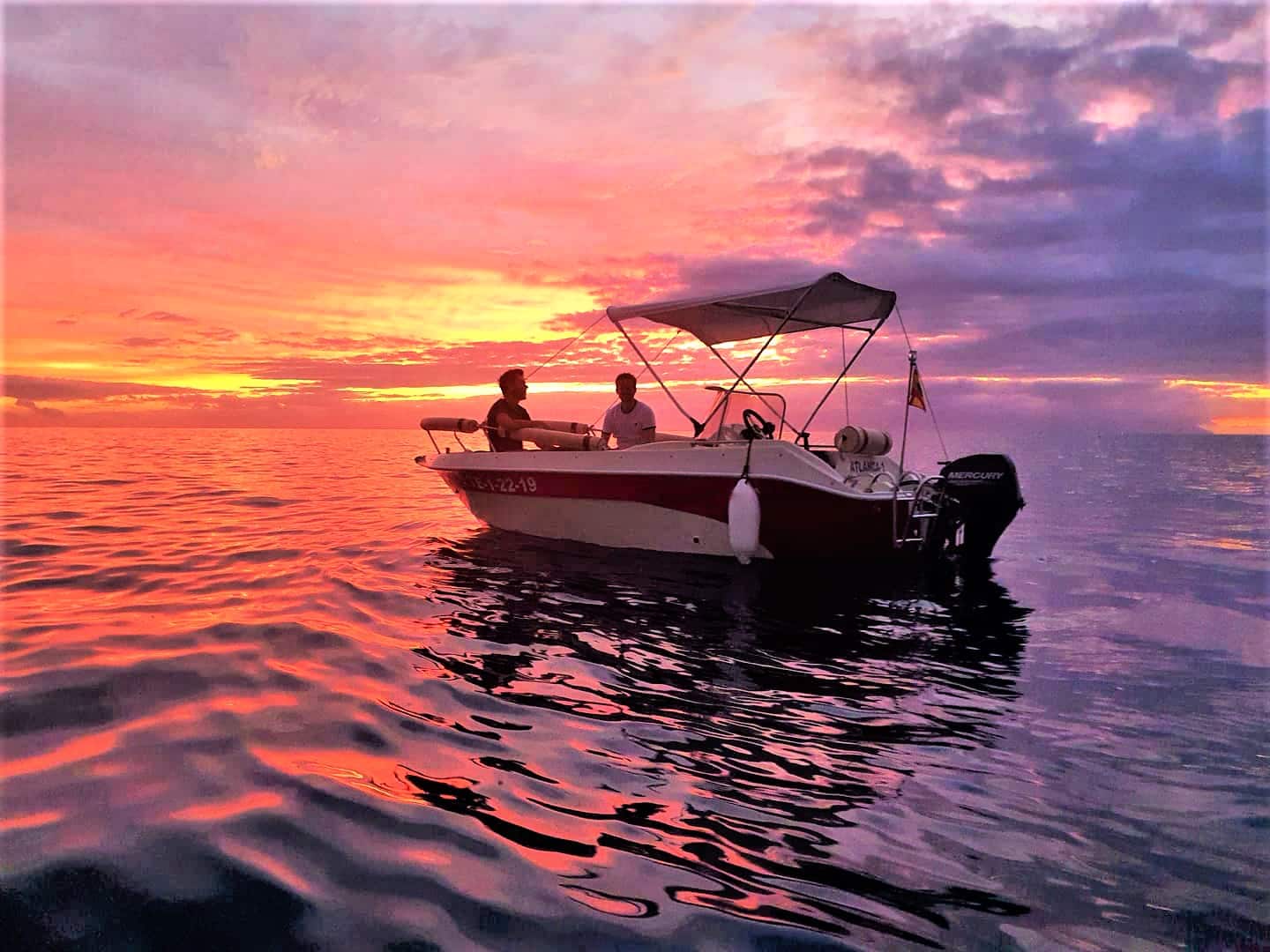 Rent a boat without skipper and licence in Tenerife South