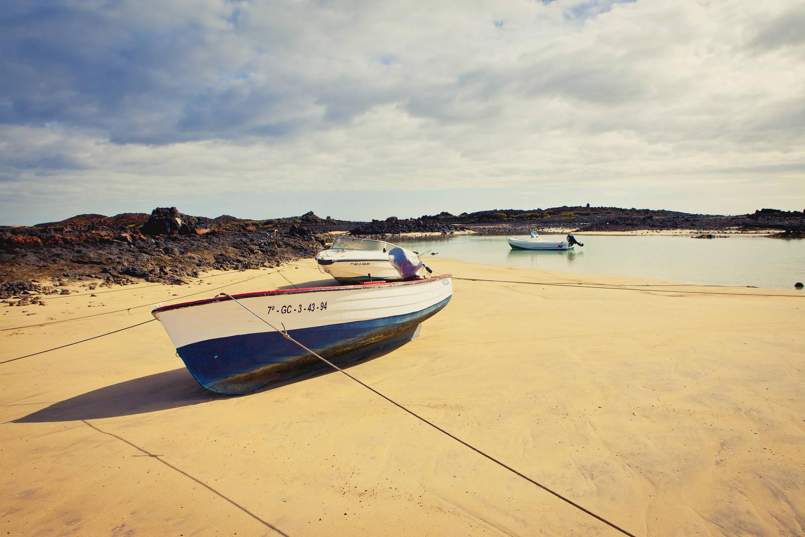 isla de lobos beach