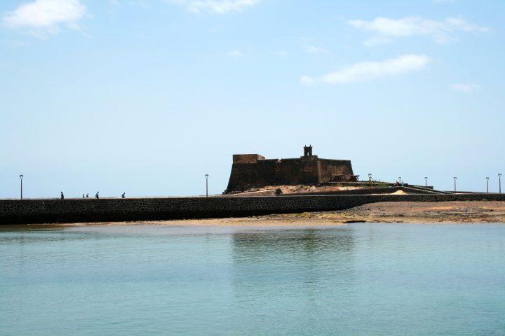 vista del castillo de san gabriel lanzarote