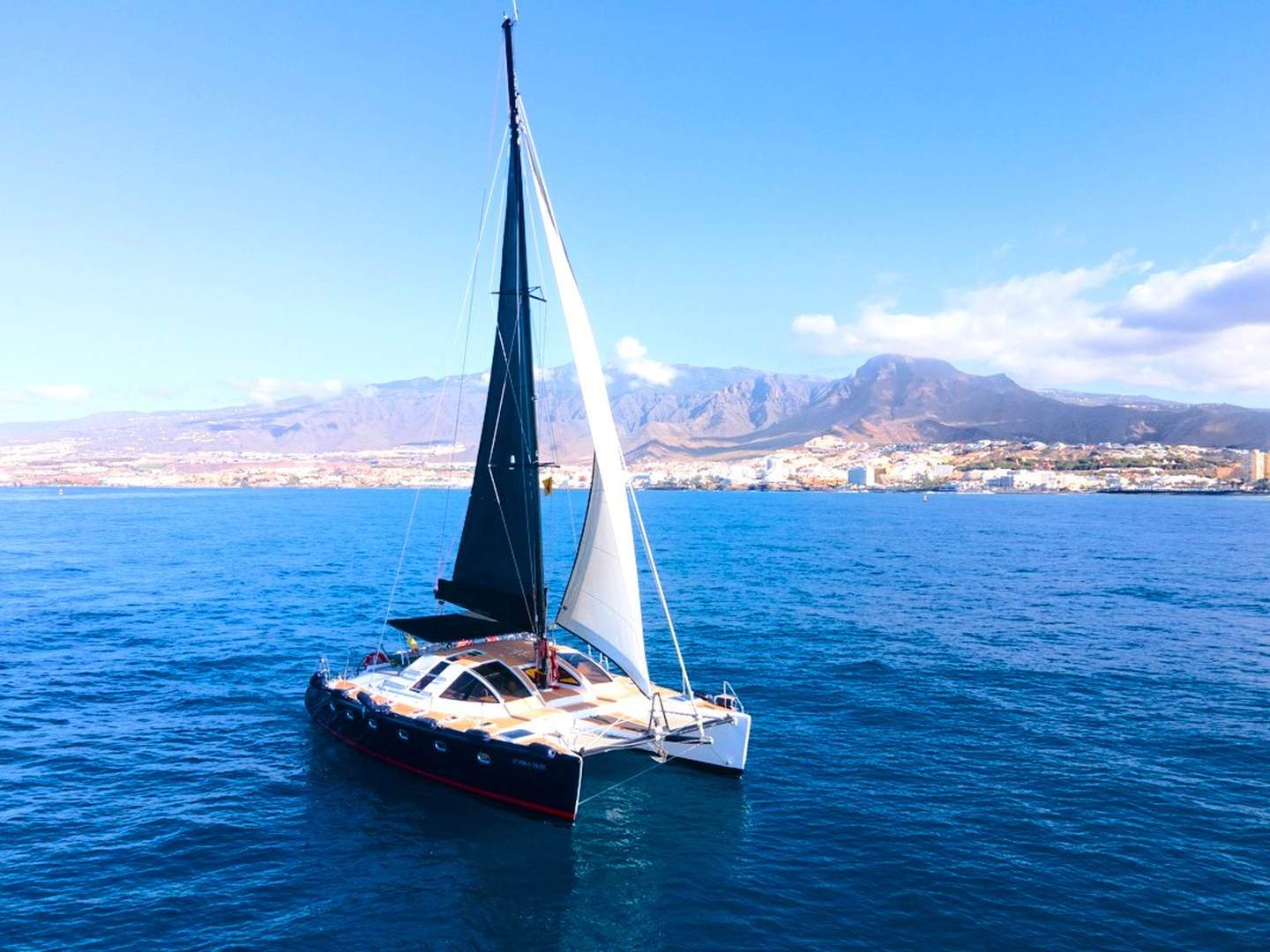 catamaran tour in Costa Adeje, kennex