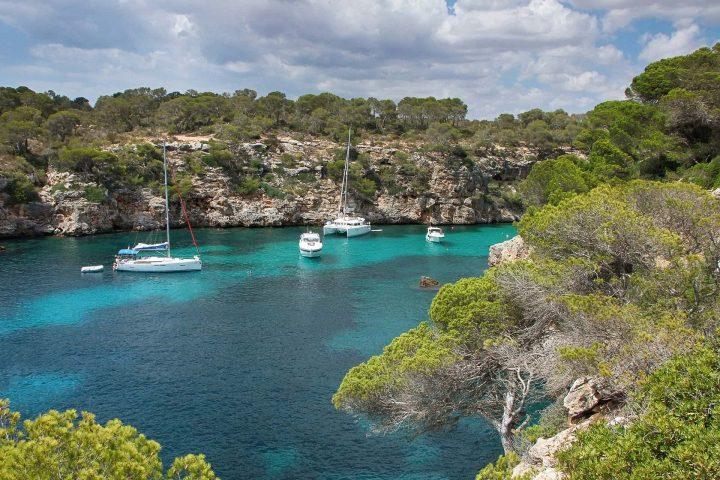 mallorca things to do boat in the bay