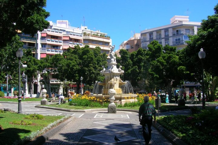 Bustransport: Santa Cruz de Tenerife Shopping - 1300  