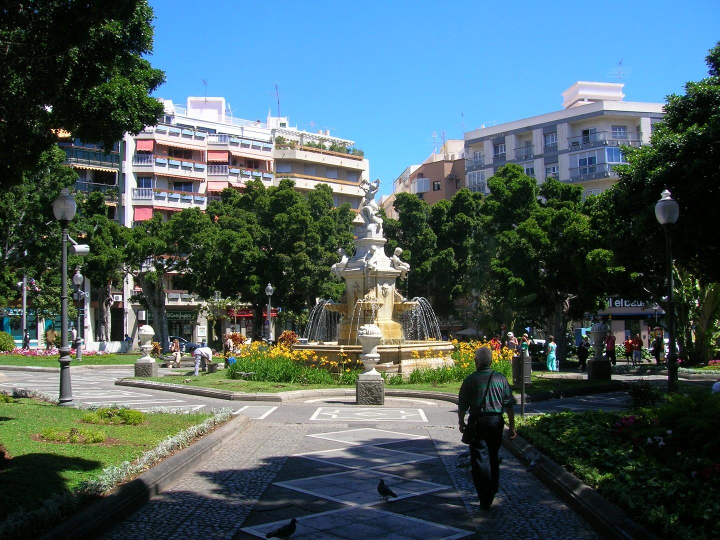 santa cruz de tenerife shopping transport from south of tenerife (1)